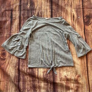 Women’s Caution To The Wind Anthropologie Grey Top Bell Sleeves Size S